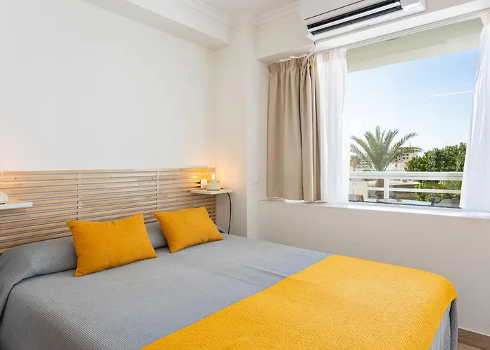 Blonzu Camboya Apartament Torremolinos